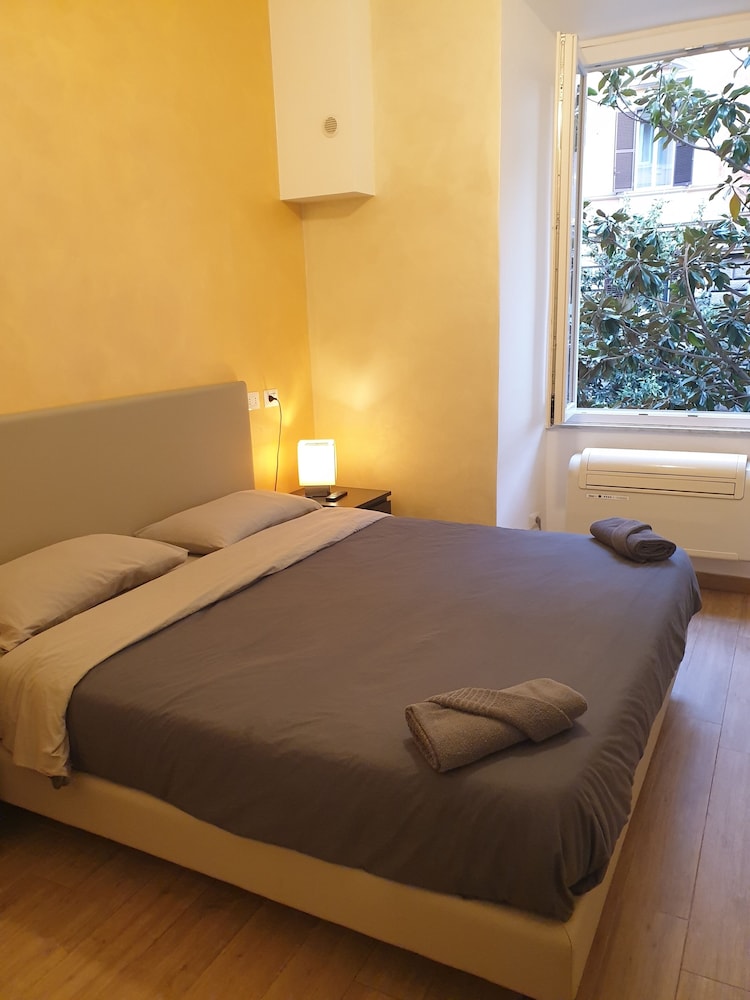 Lombardo House 8