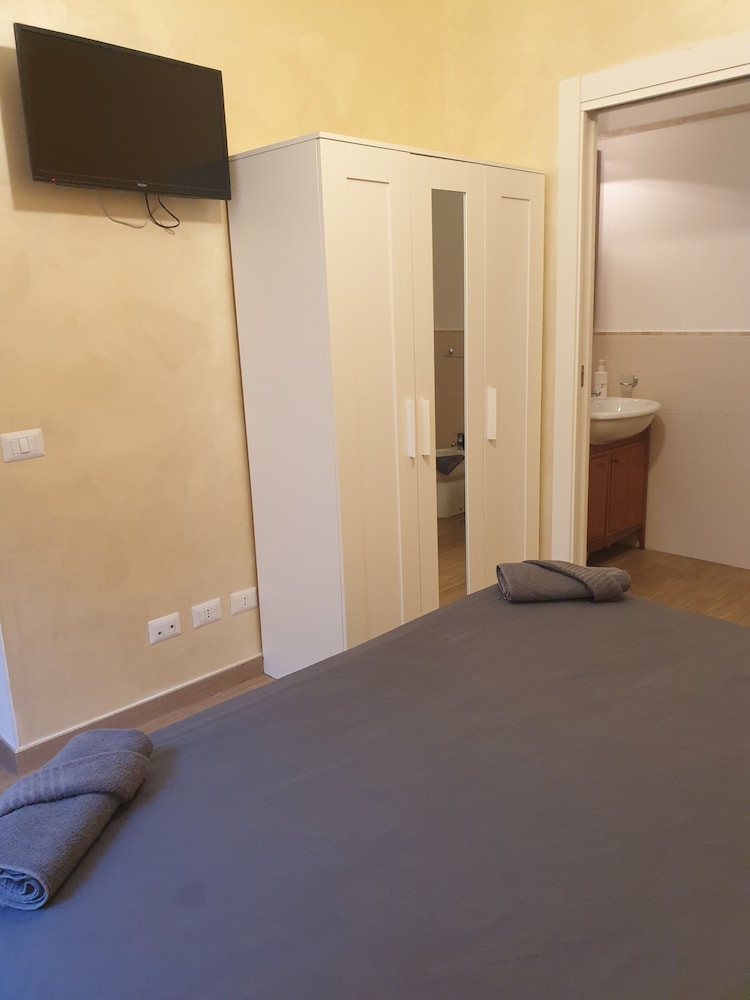 Lombardo House 10