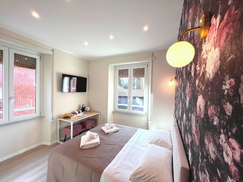 Aurelia Garden Rooms B&B 7