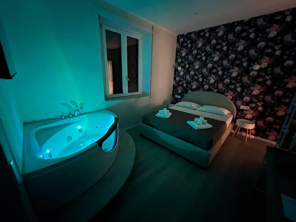 Aurelia Garden Rooms B&B 9