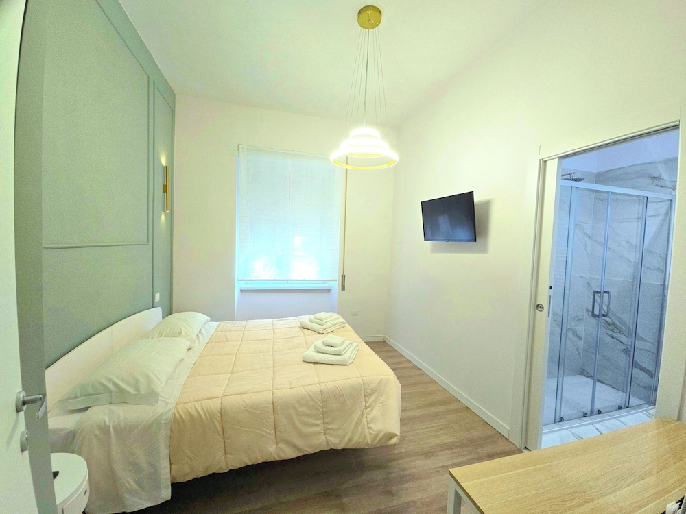 Aurelia Garden Rooms B&B 16