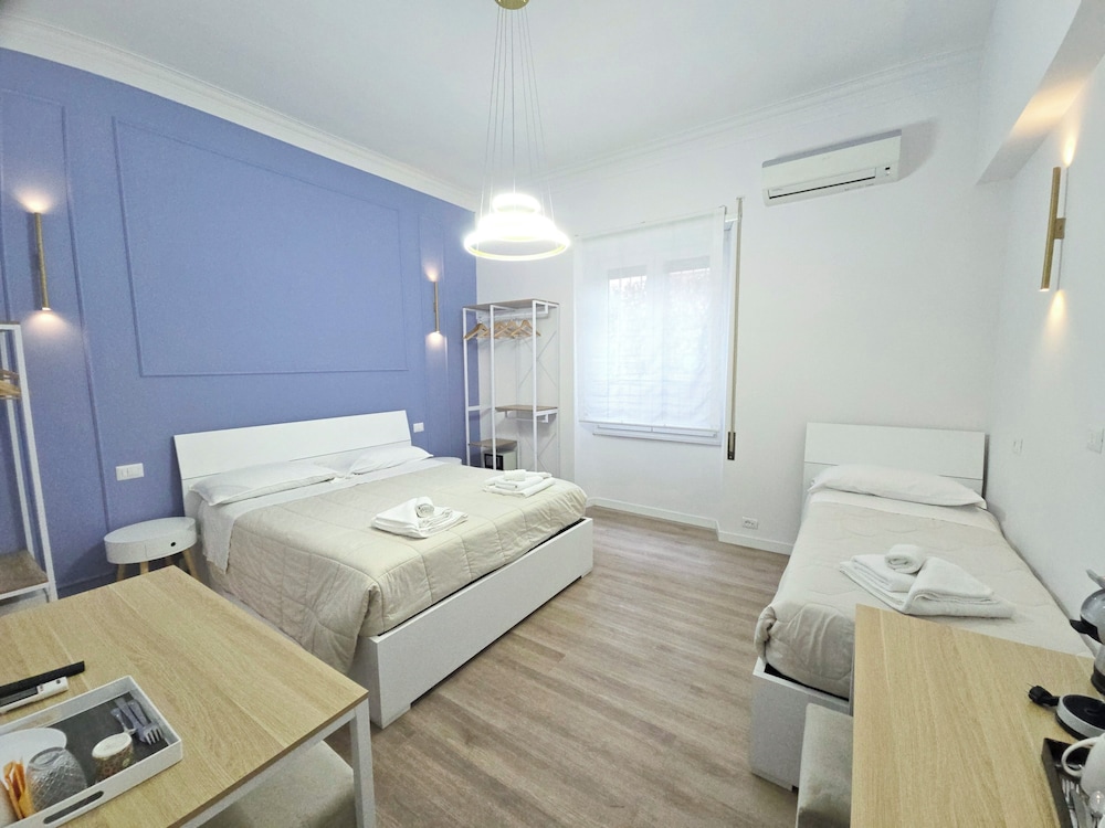Aurelia Garden Rooms B&B 20