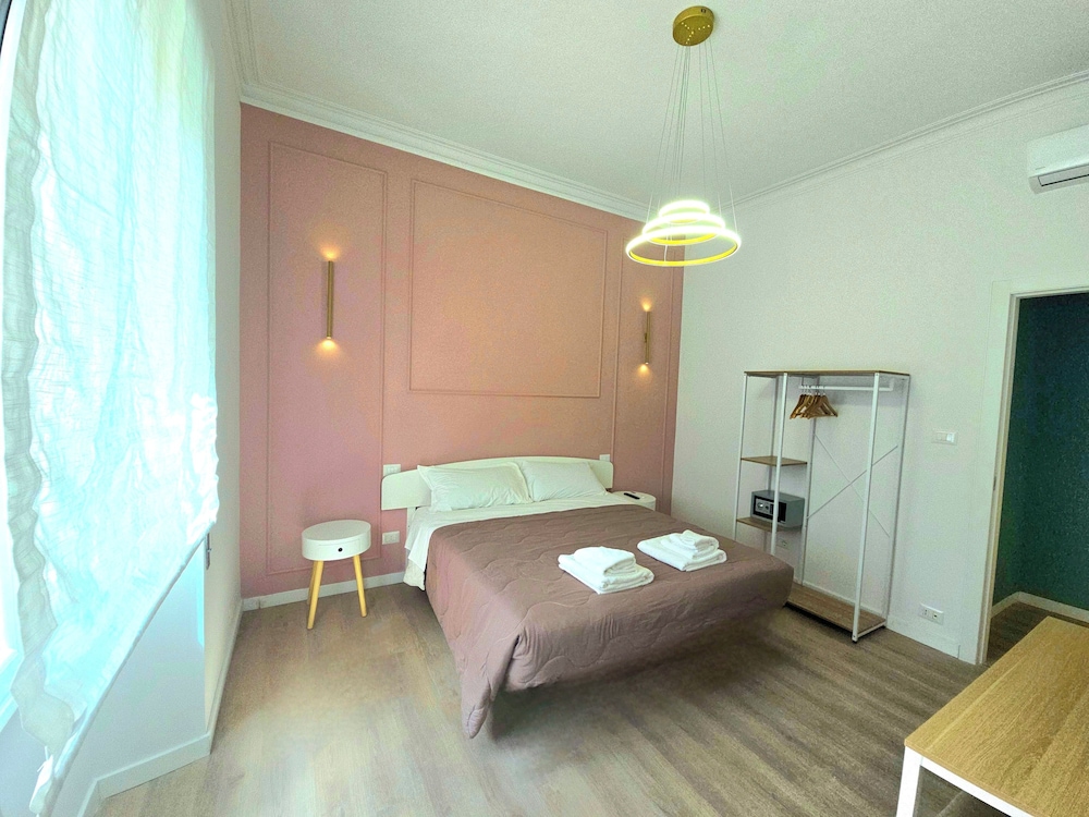 Aurelia Garden Rooms B&B 18