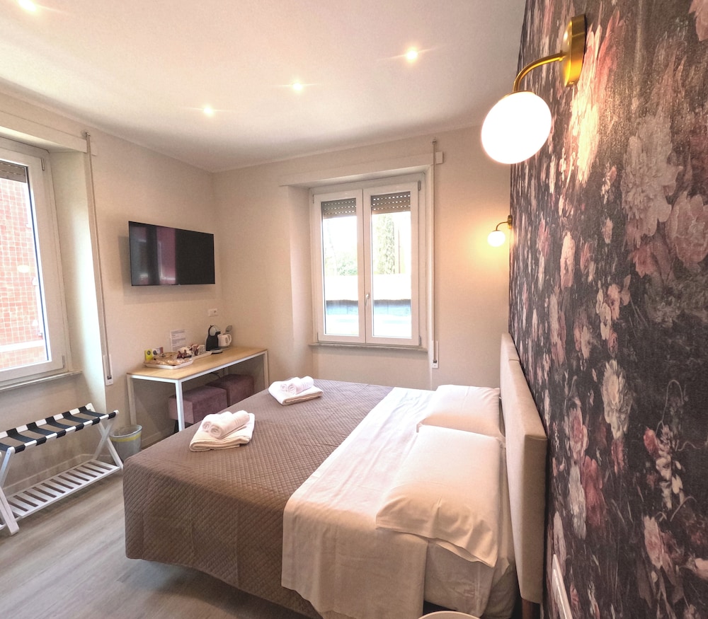 Aurelia Garden Rooms B&B 14