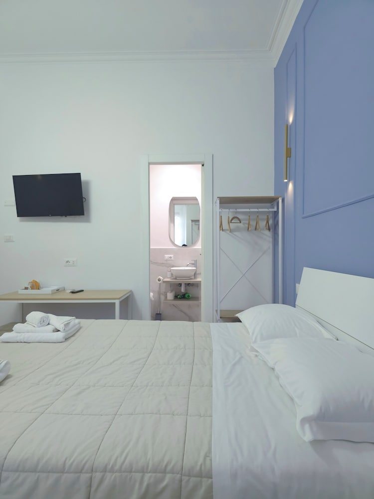 Aurelia Garden Rooms B&B 23