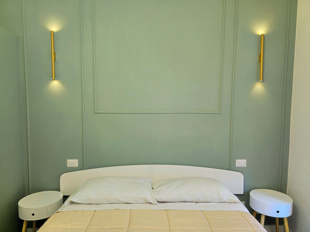 Aurelia Garden Rooms B&B 15