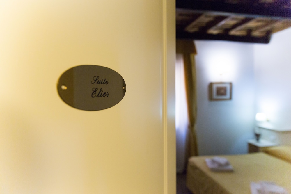 Best Suites Pantheon 19
