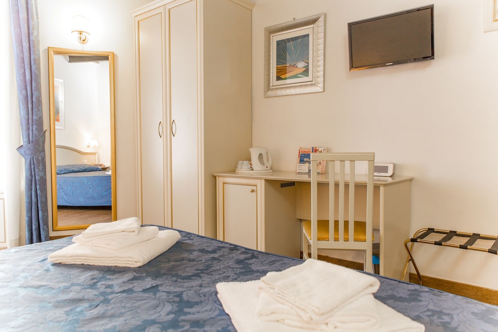 Best Suites Pantheon 22