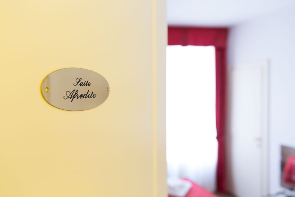 Best Suites Pantheon 13