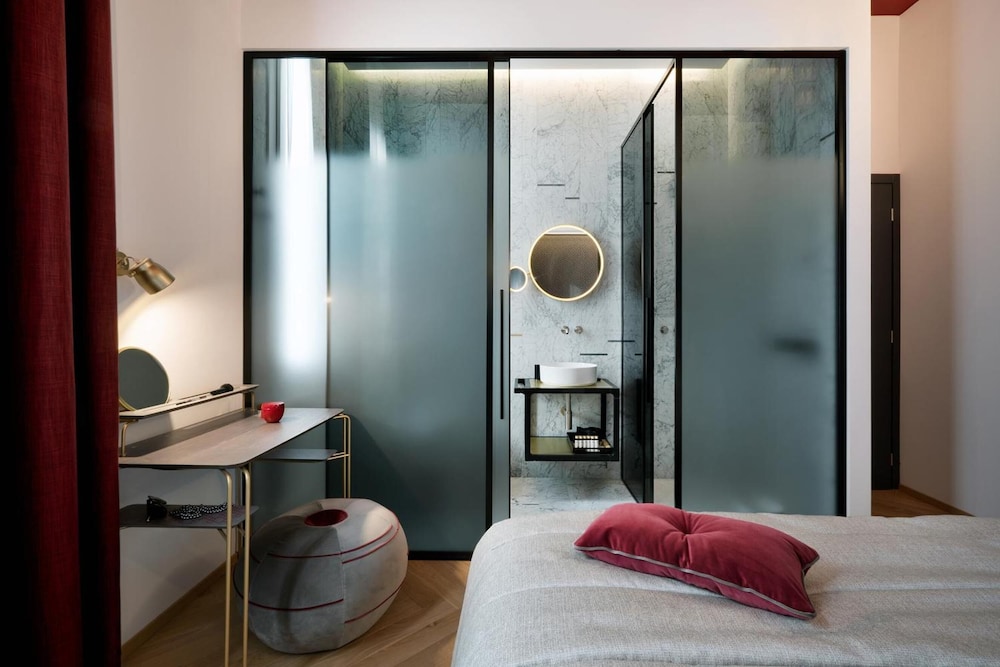 Conti Guest House 12