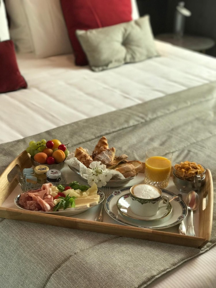 Conti Guest House 10