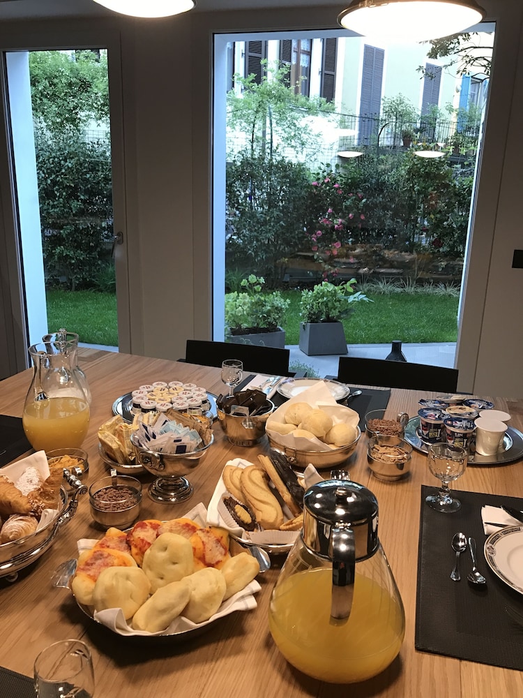 Conti Guest House 23