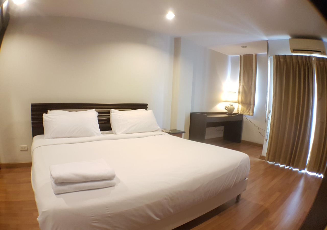 14 Place Sukhumvit Suites 17