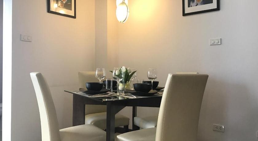 14 Place Sukhumvit Suites 18