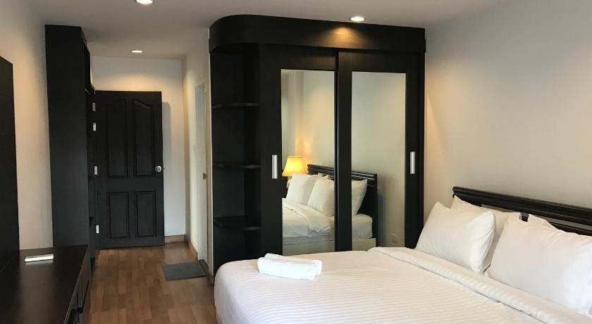 14 Place Sukhumvit Suites 19