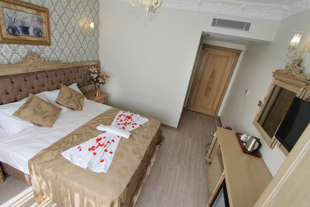 Apple Tree Hotel 12