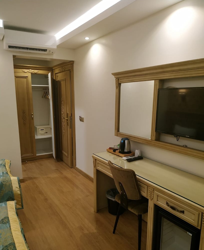 Apple Tree Hotel 22