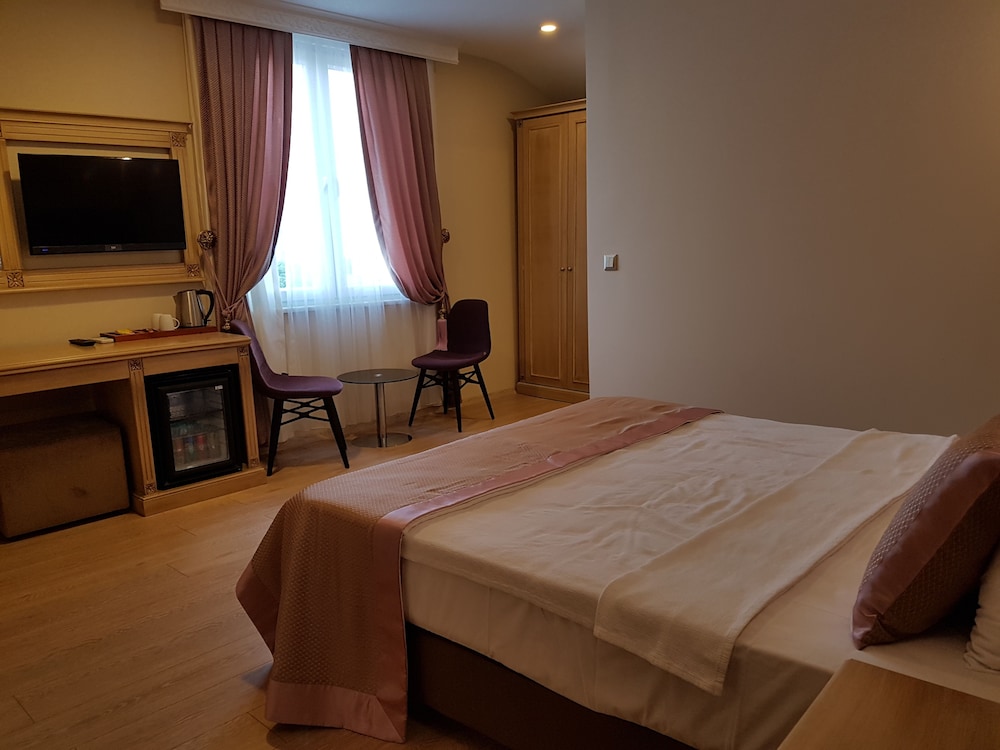 Apple Tree Hotel 1