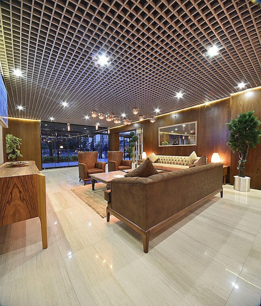 The Elegant Hotel 7