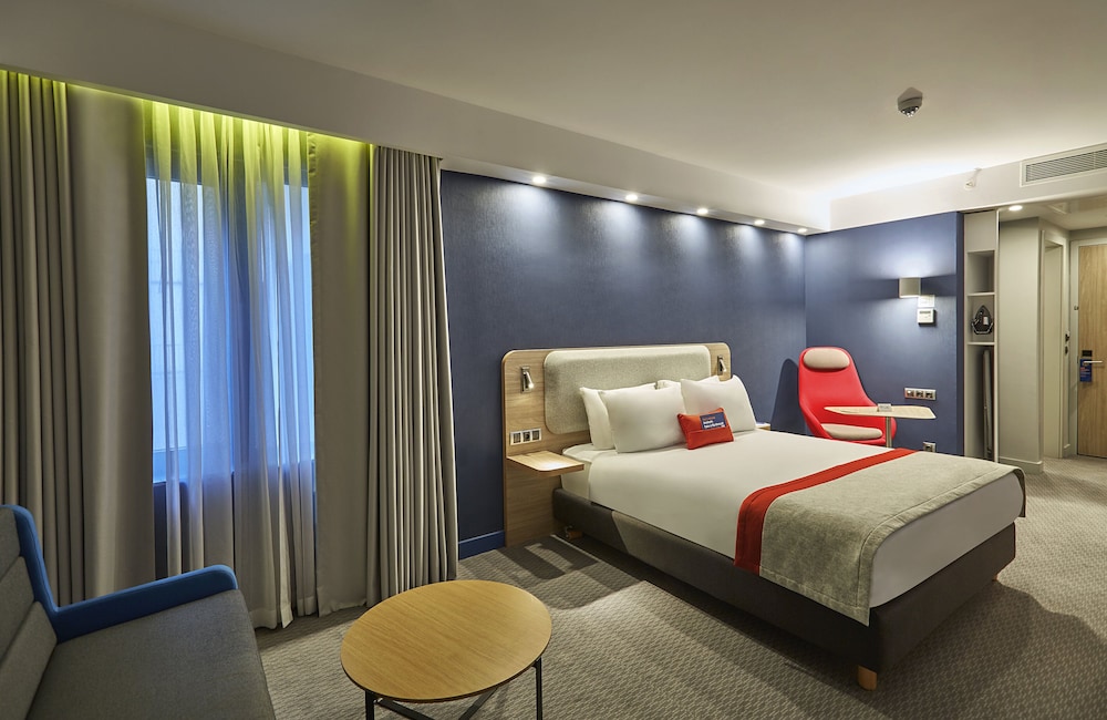Holiday Inn Express Istanbul - Atakoy Metro 18