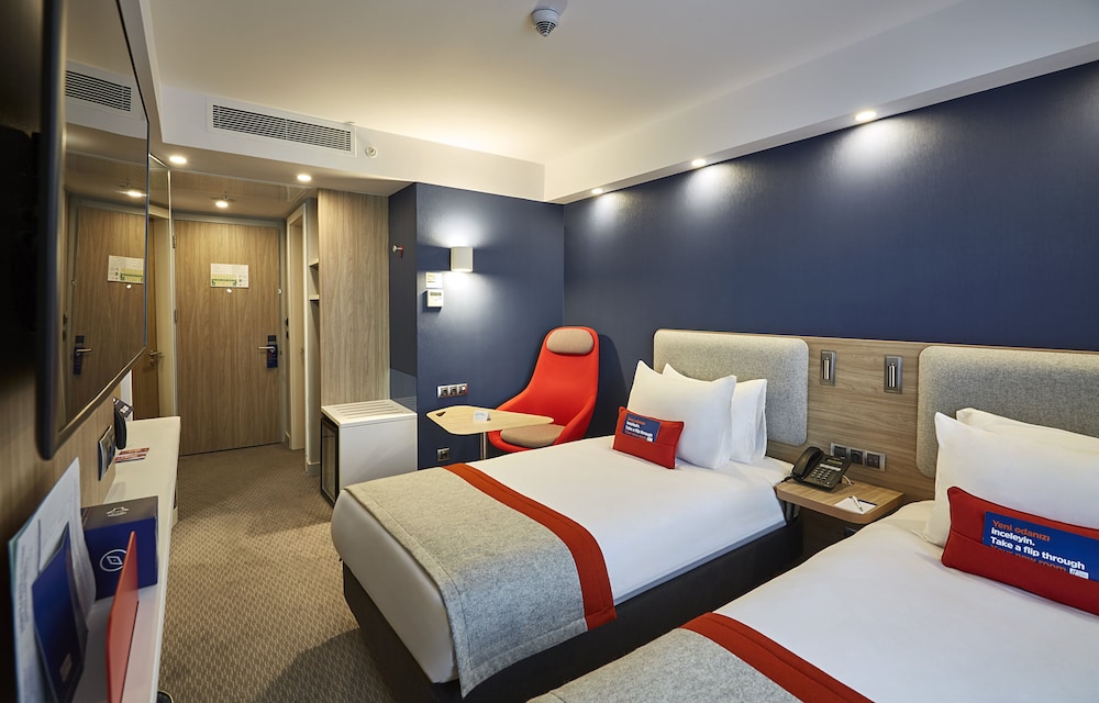 Holiday Inn Express Istanbul - Atakoy Metro 11
