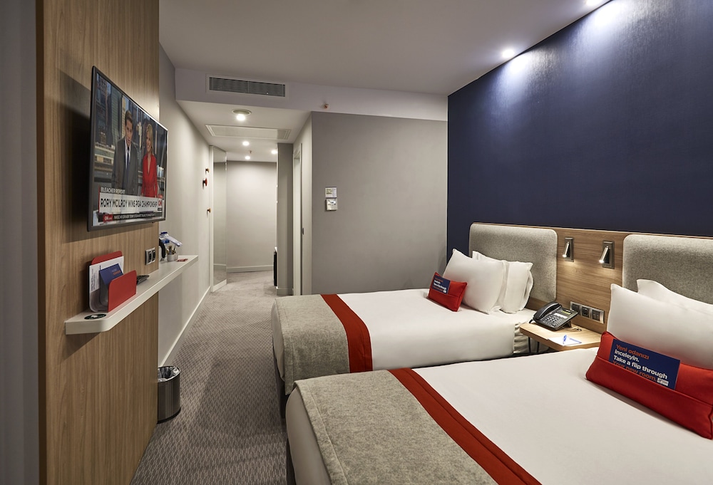 Holiday Inn Express Istanbul - Atakoy Metro 13