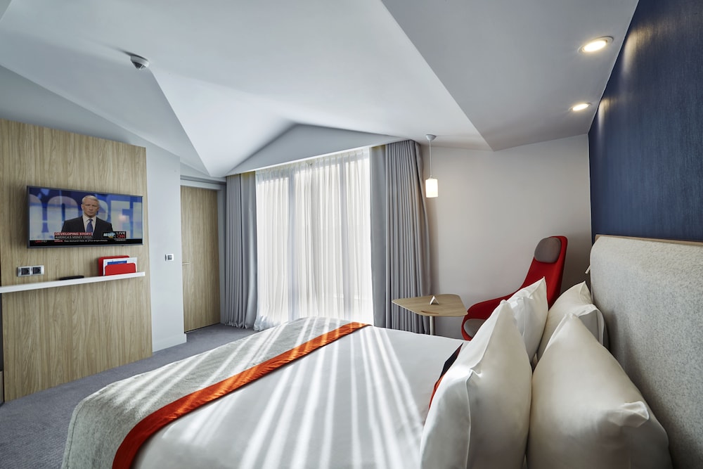 Holiday Inn Express Istanbul - Atakoy Metro 6