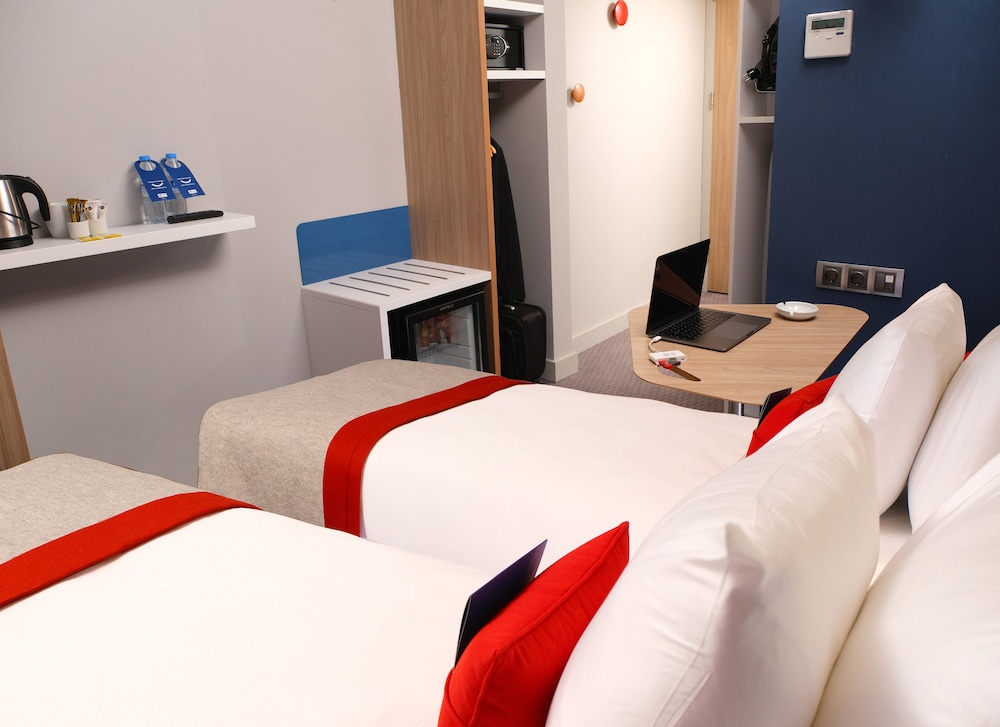 Holiday Inn Express Istanbul - Atakoy Metro 15