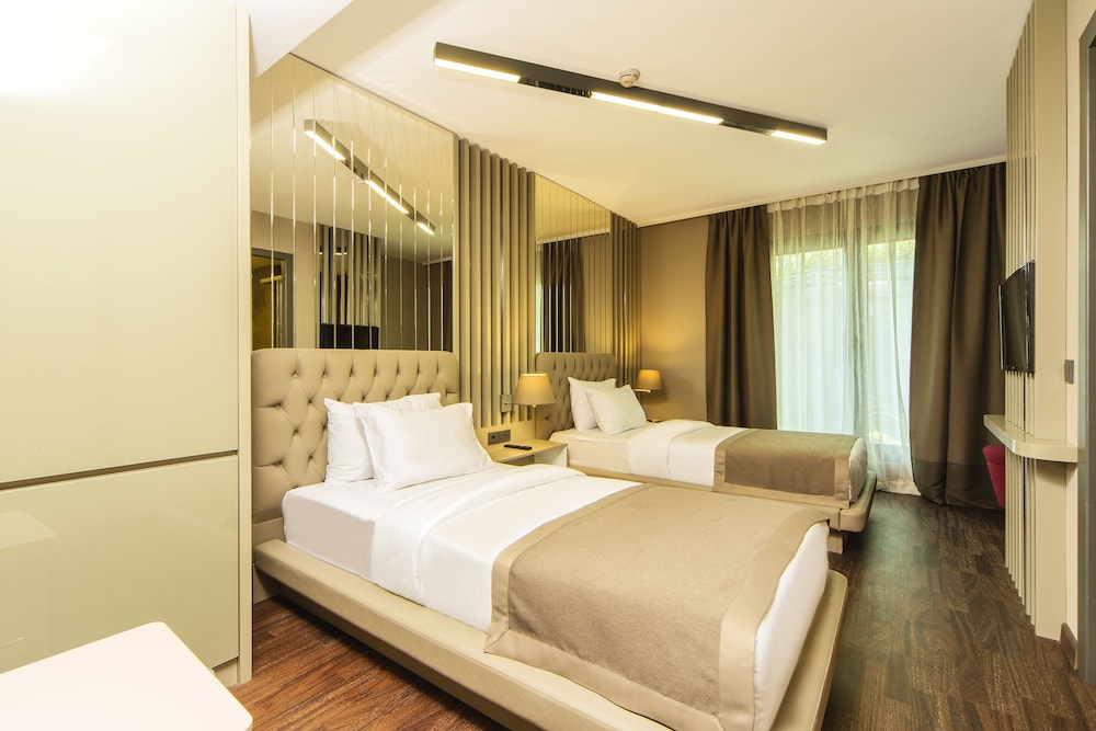 The City Suites 15