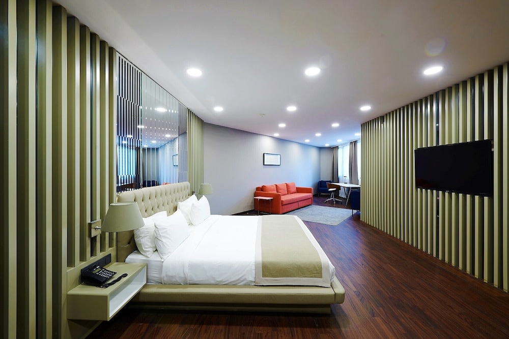 The City Suites 17