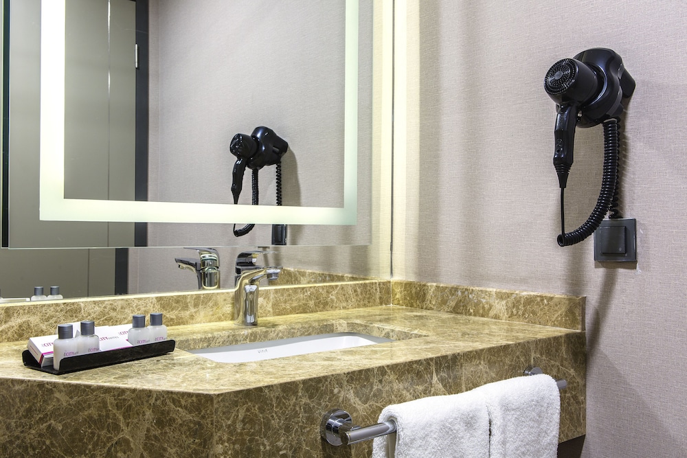 The City Suites 11