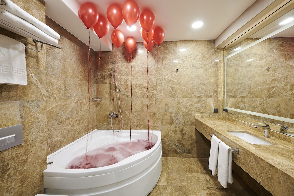 The City Suites 23