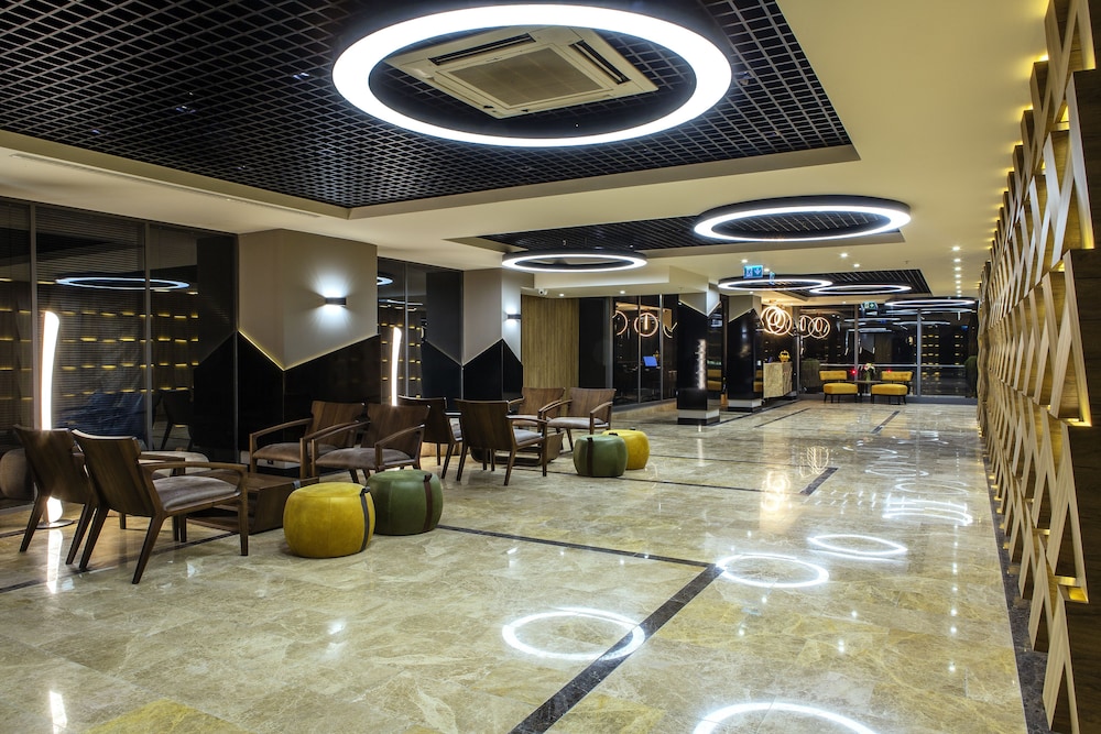 The City Suites 7