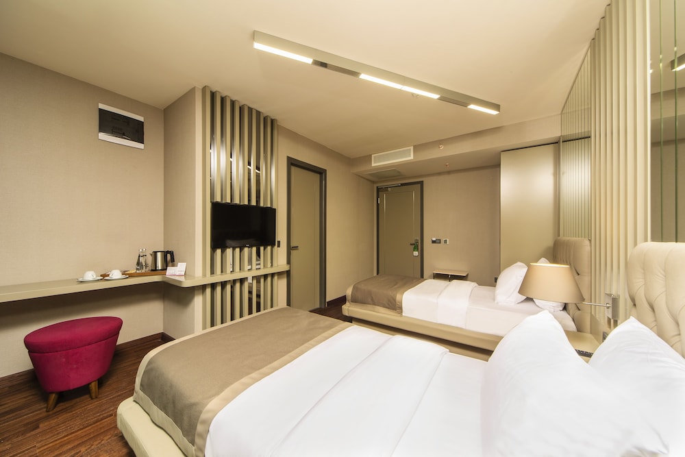 The City Suites 14