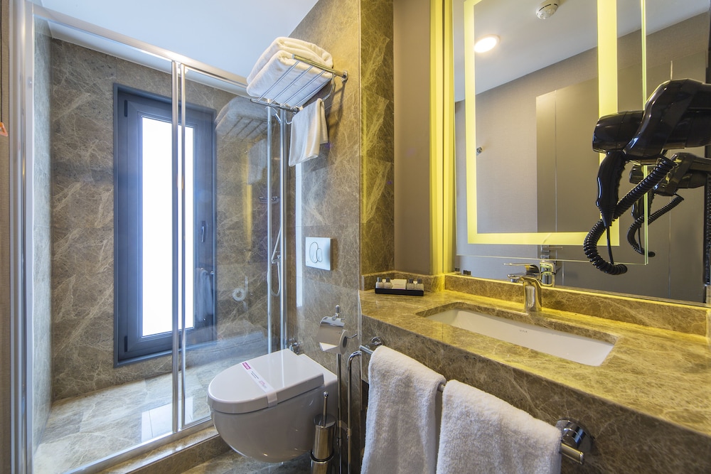 The City Suites 13