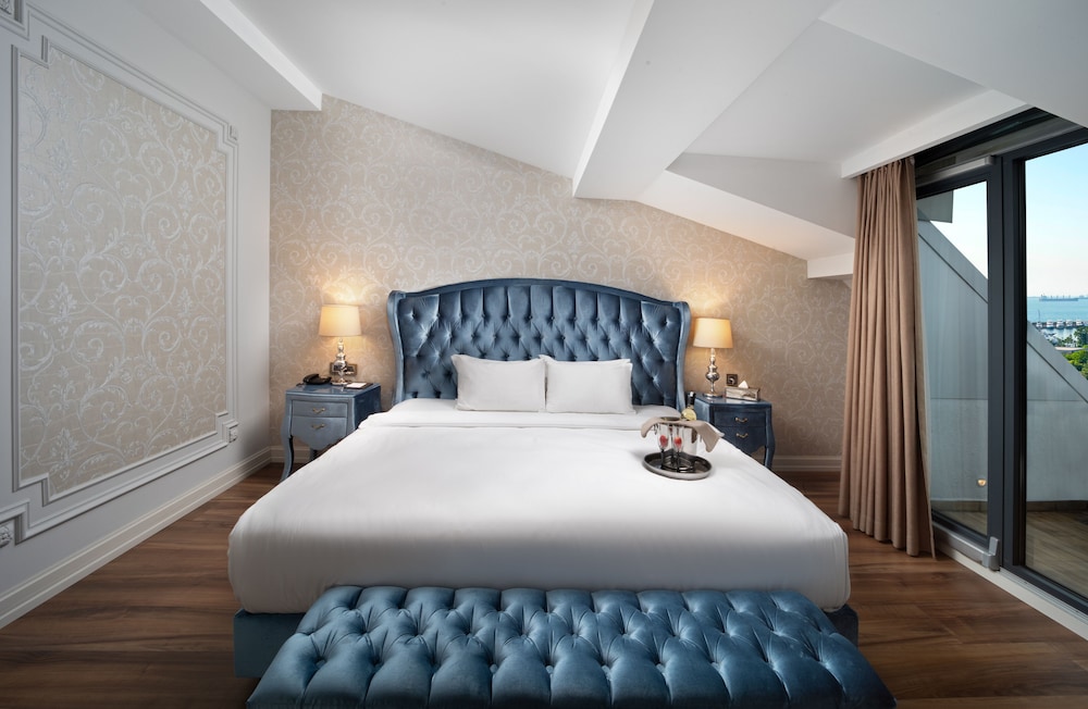 The Time Hotel Marina 12