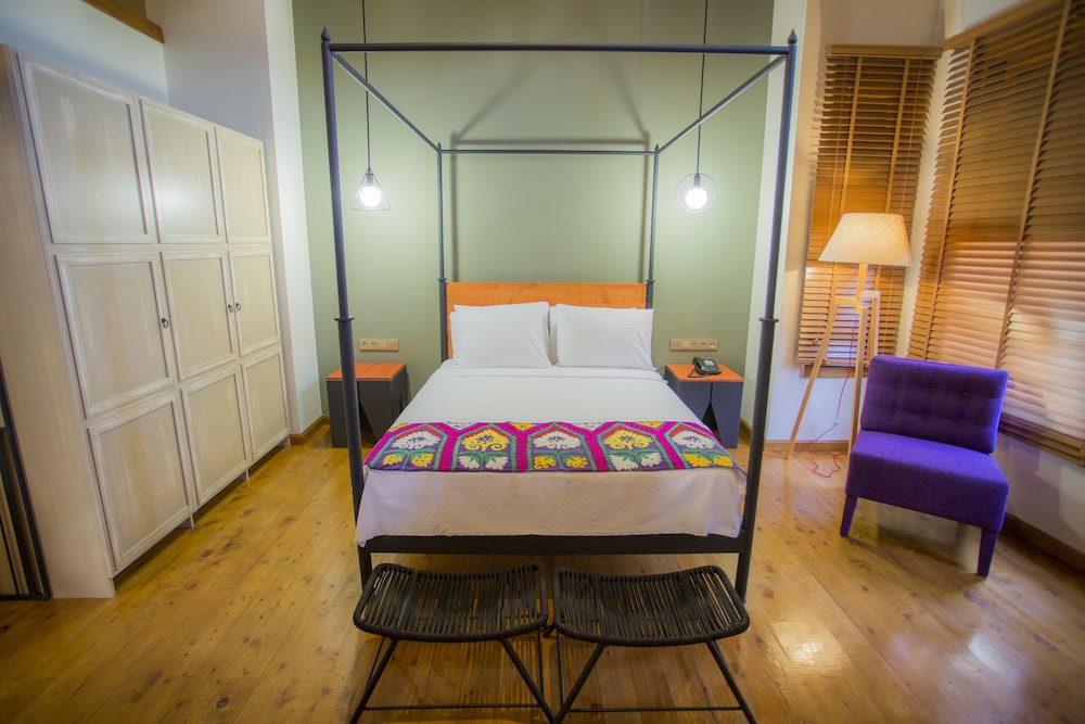 Char Me Hotel 17