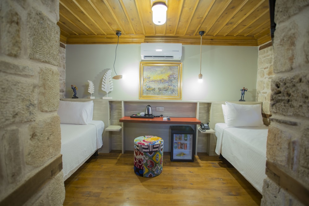 Char Me Hotel 12