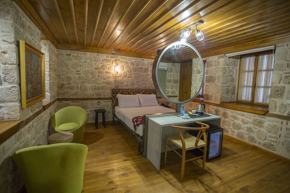 Char Me Hotel 14