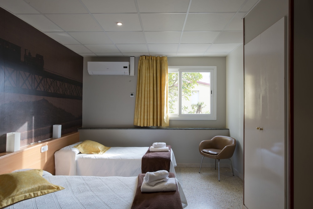 Hotel Restaurant Guilleumes 9