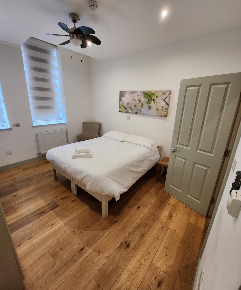 Forest House 16