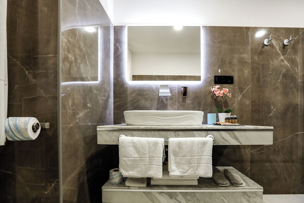 CA Domus Collection Escape Luxury Suite 23