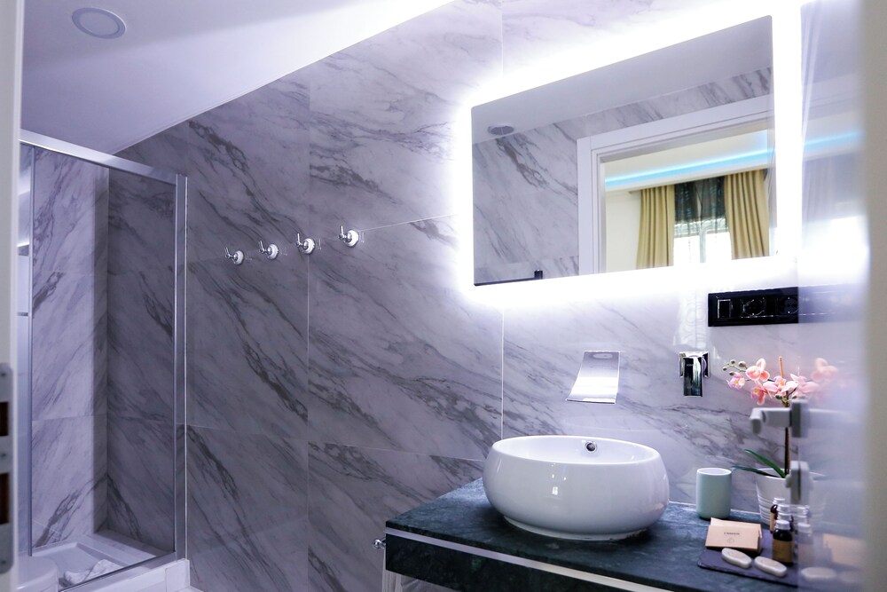 CA Domus Collection Escape Luxury Suite 19