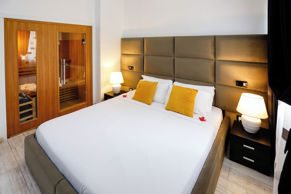 CA Domus Collection Escape Luxury Suite 4