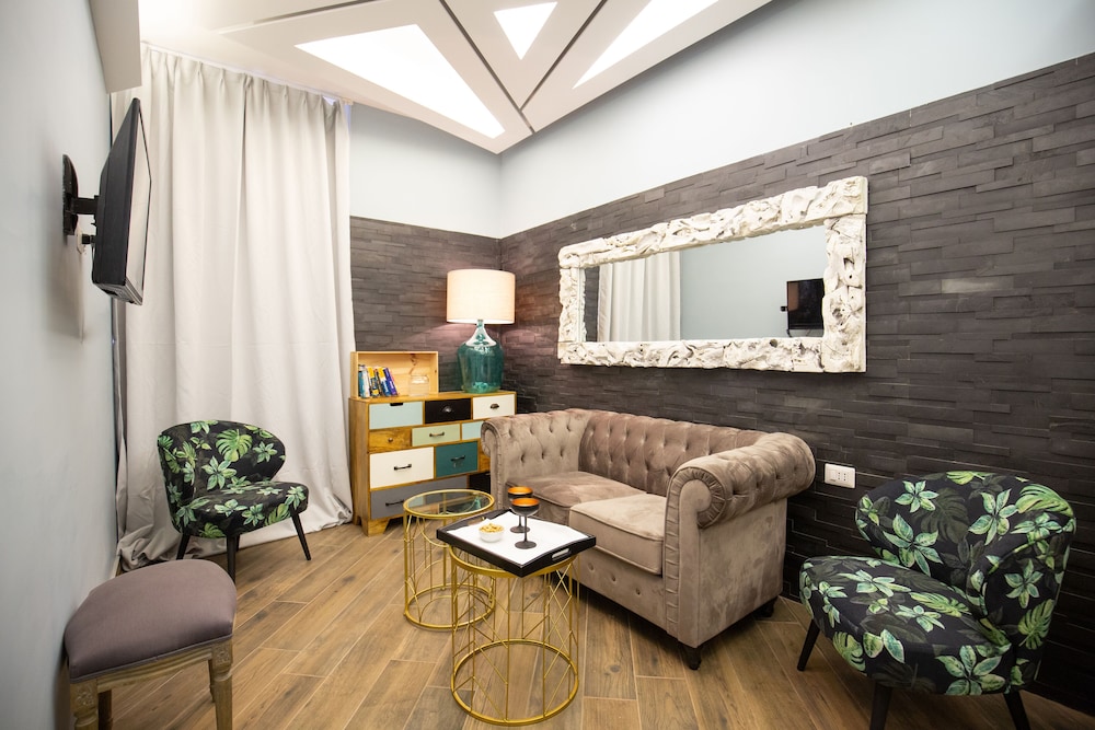 Spagna Boutique Luxury Suites 3