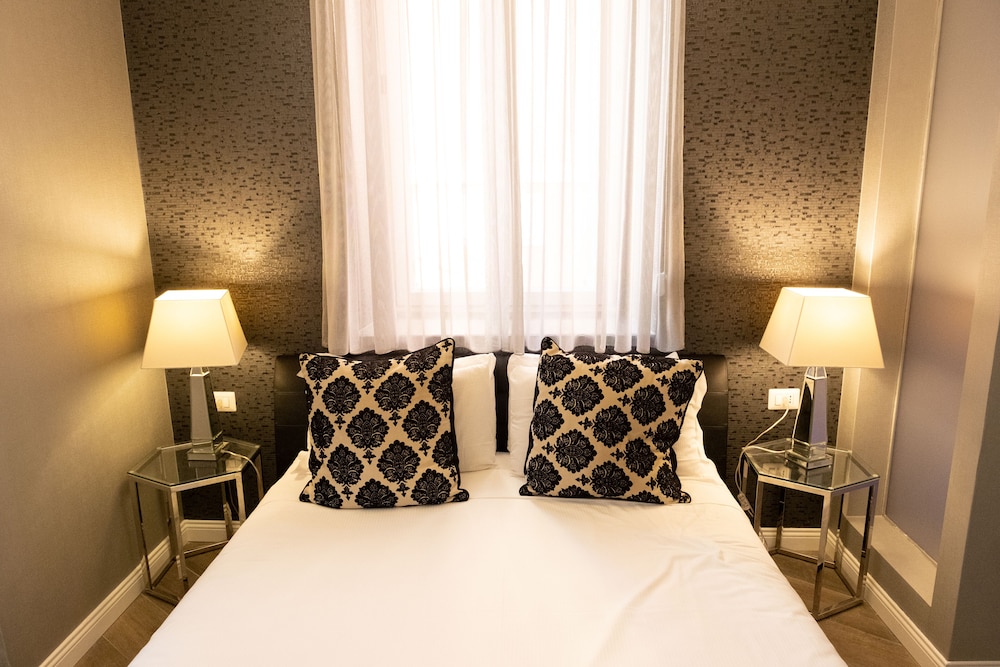 Spagna Boutique Luxury Suites 9