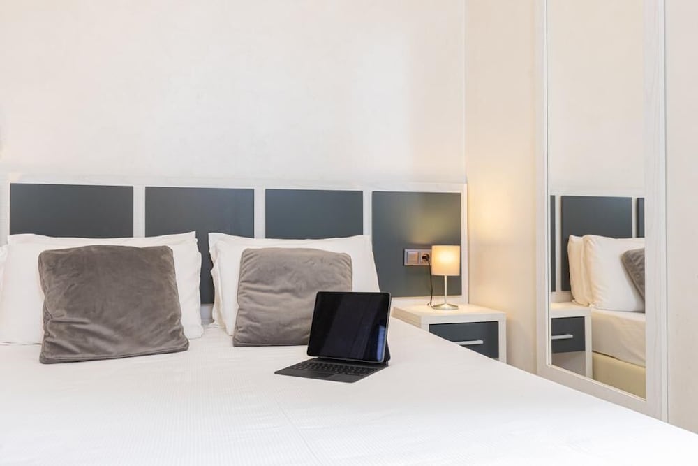 Spagna Boutique Luxury Suites 19