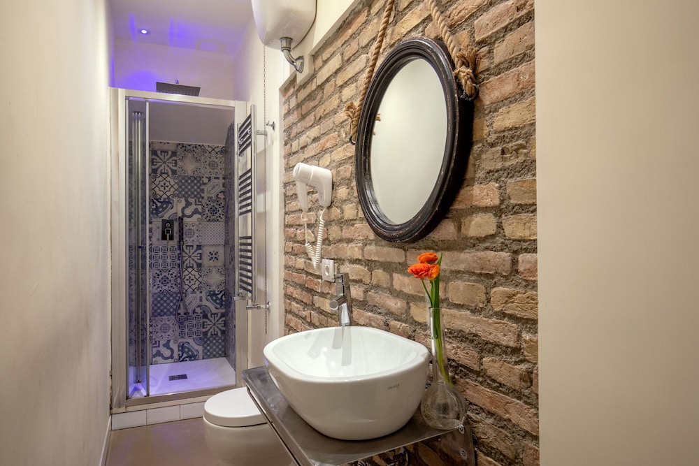 Spagna Secret Rooms 19