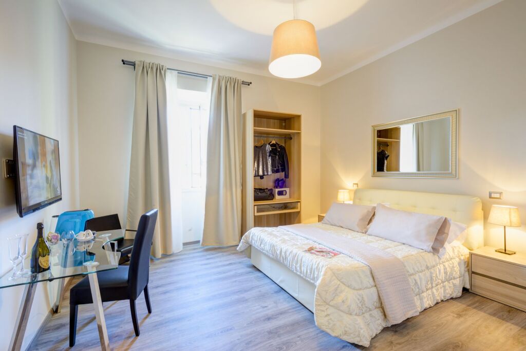 RHS Rienzo Suite 2