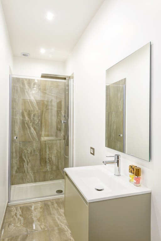 RHS Rienzo Suite 18